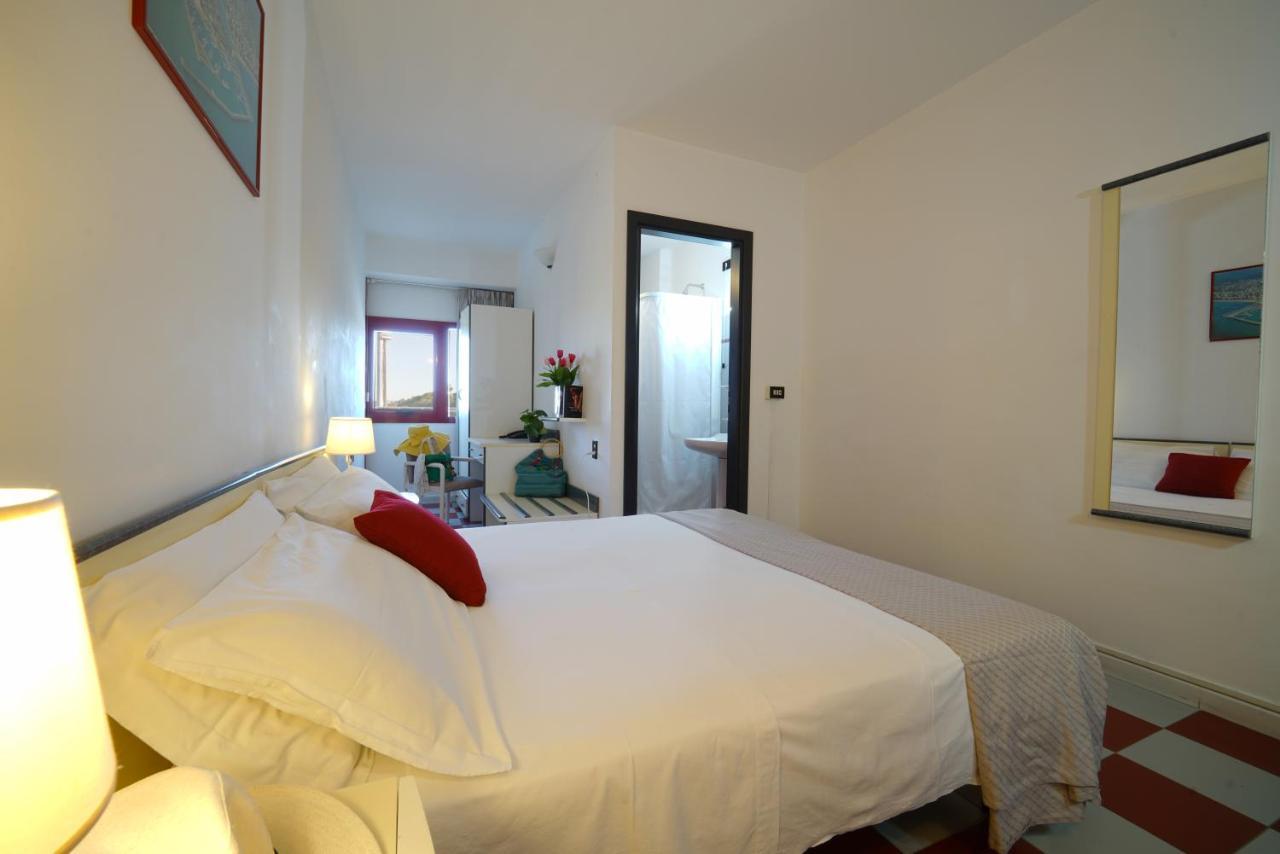 Double or Twin Room,1114342026:JPEG